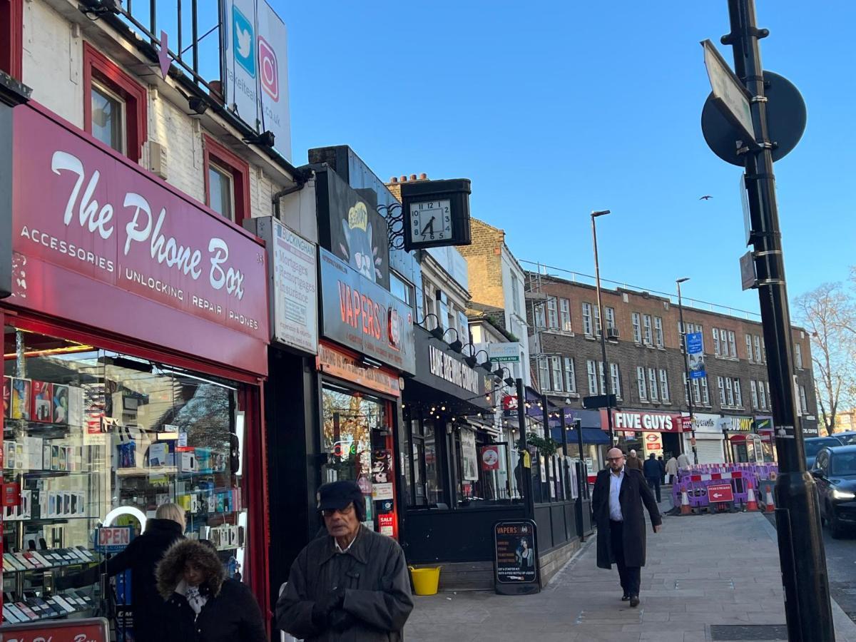 La Vie - Entire Apartment - Next To Central District Elizabeth Line Tube Station - Near Central London & Wembley 일링 외부 사진